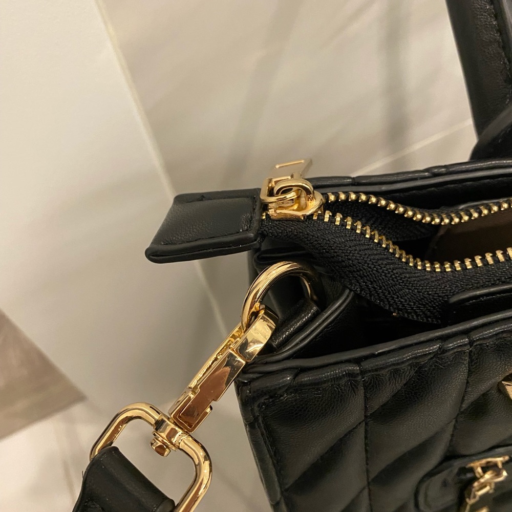 NEW PURSE - Picture 5 of 7